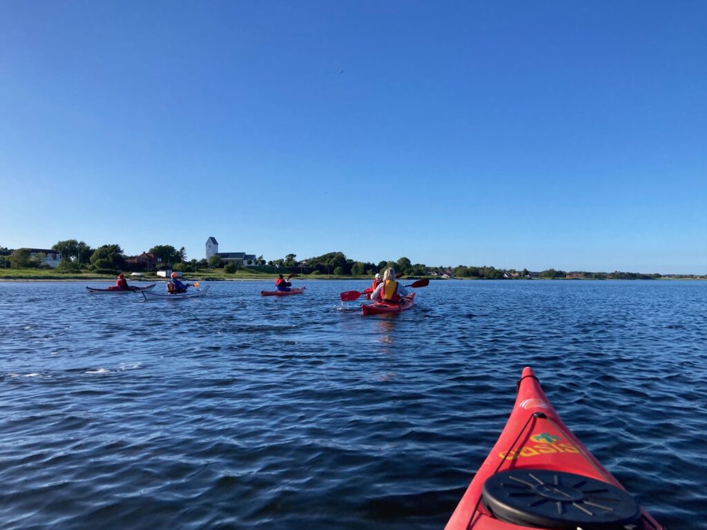 Ro i kajak på Fur